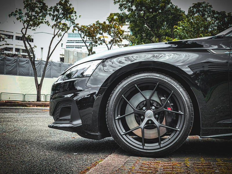 VW Golf R — RRT-CHYROS X 18"